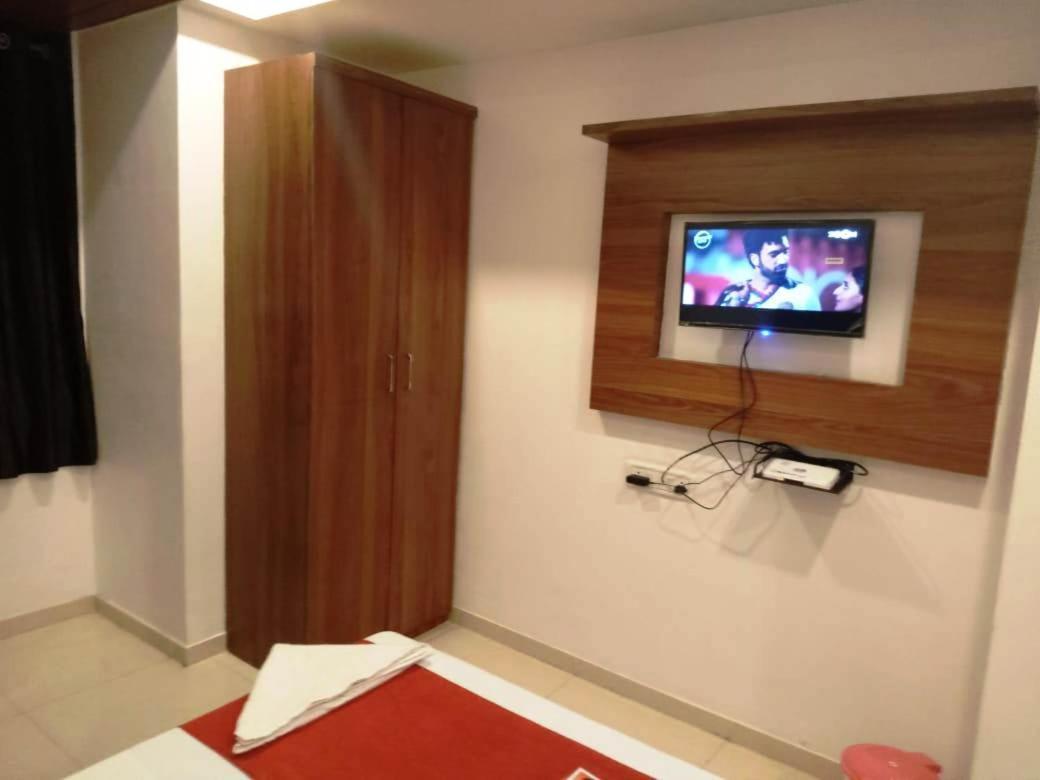 Sai Deep Lodging نافي مومباي المظهر الخارجي الصورة